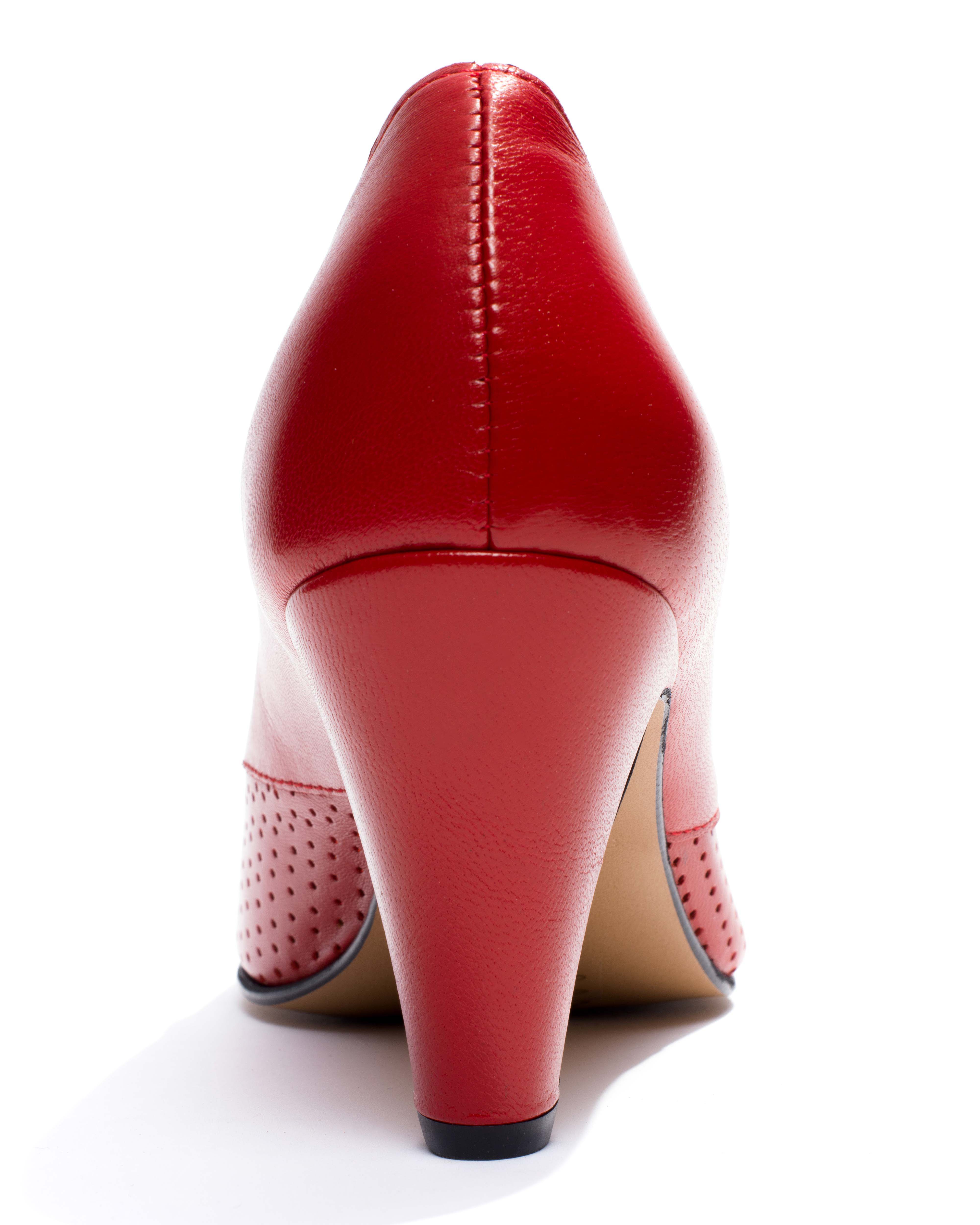 Alania Shiny lamb Ruby red