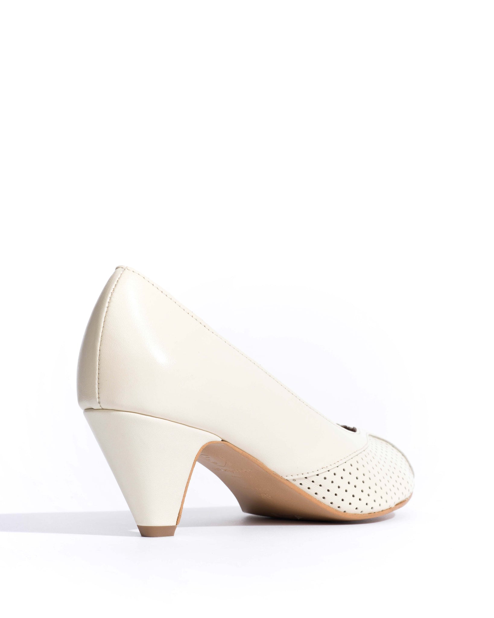 Tiffany stiletto Shiny lamb White sand