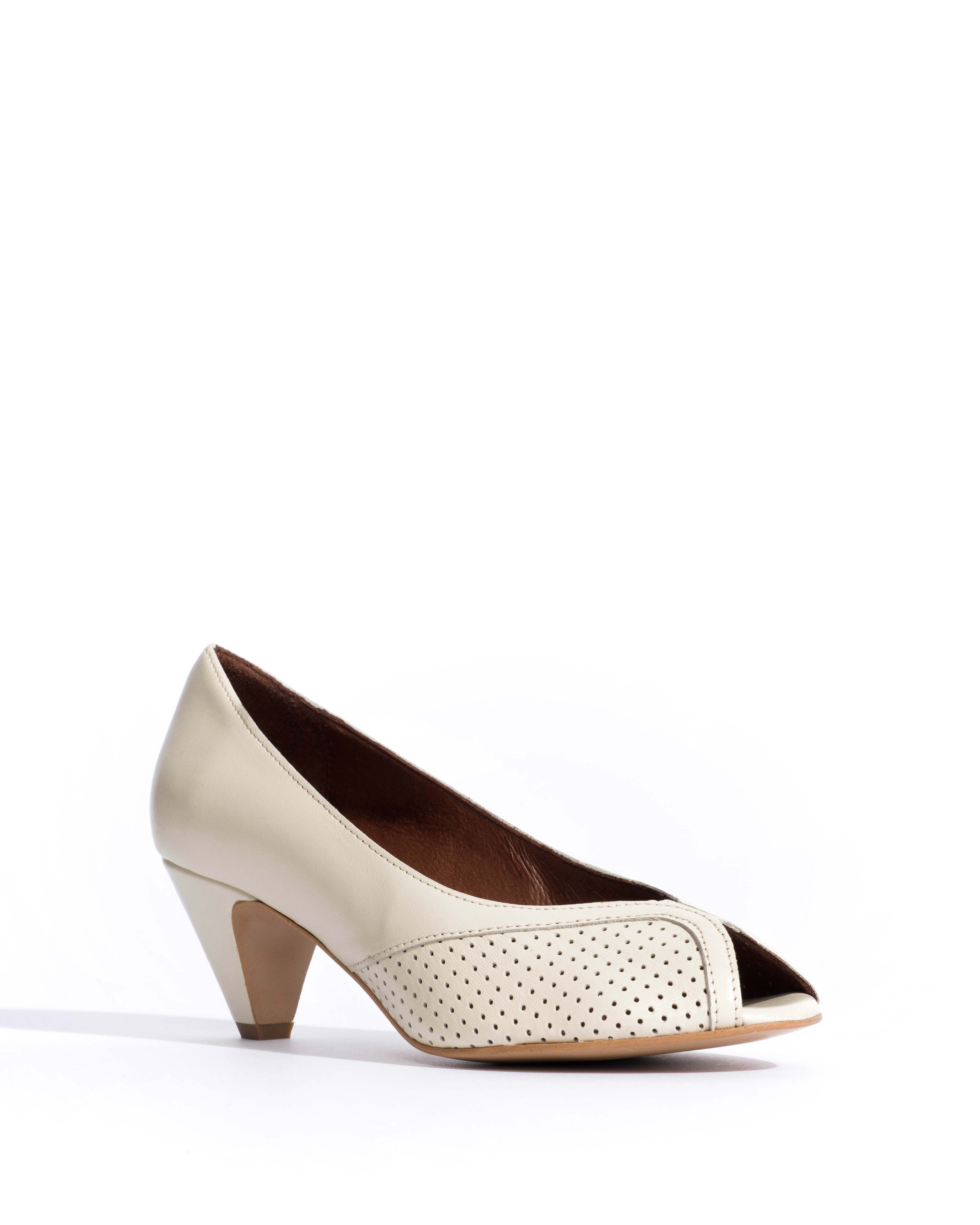 Tiffany stiletto Shiny lamb White sand