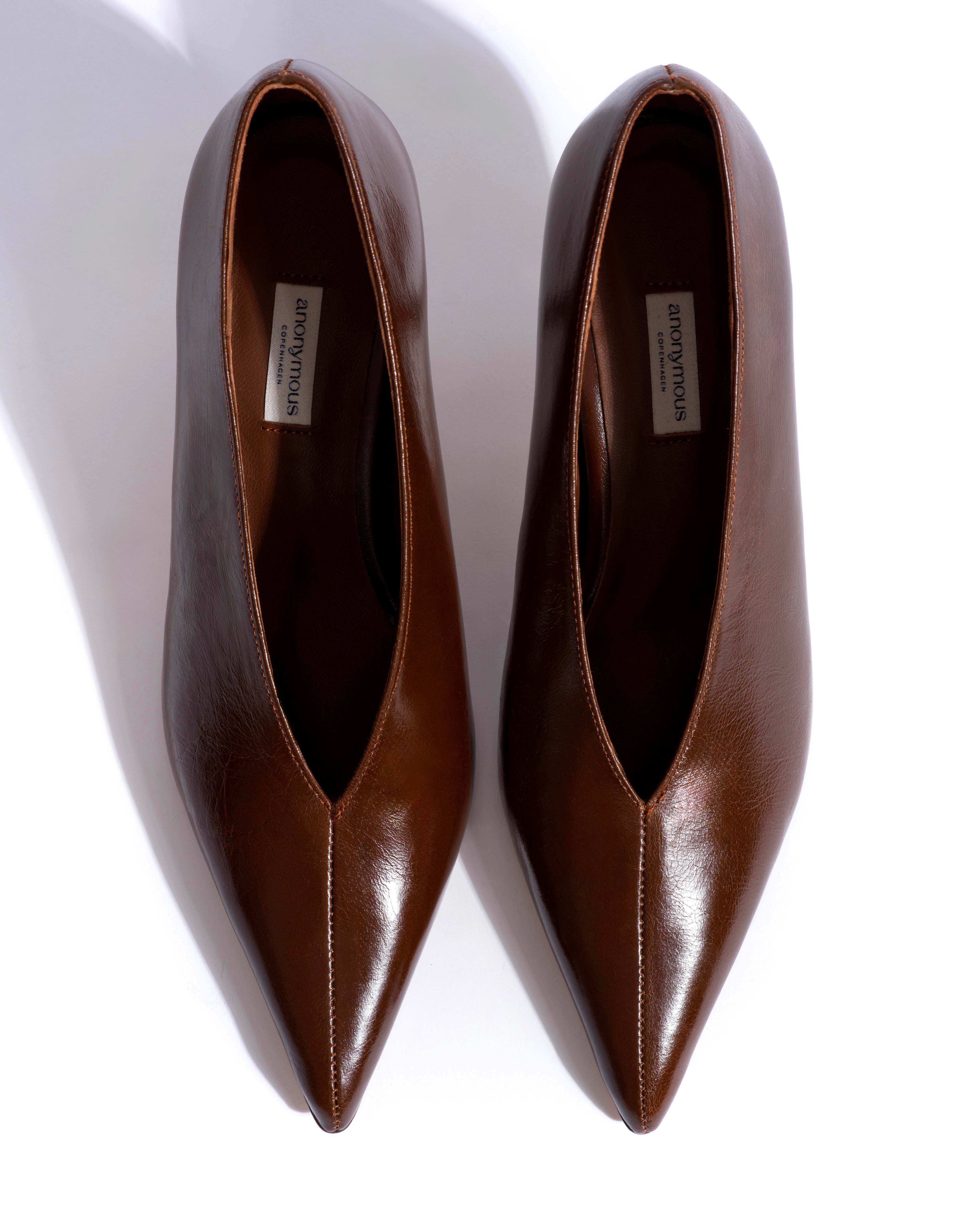 Phia 55 pin Crinkled polished goat Caramel brown