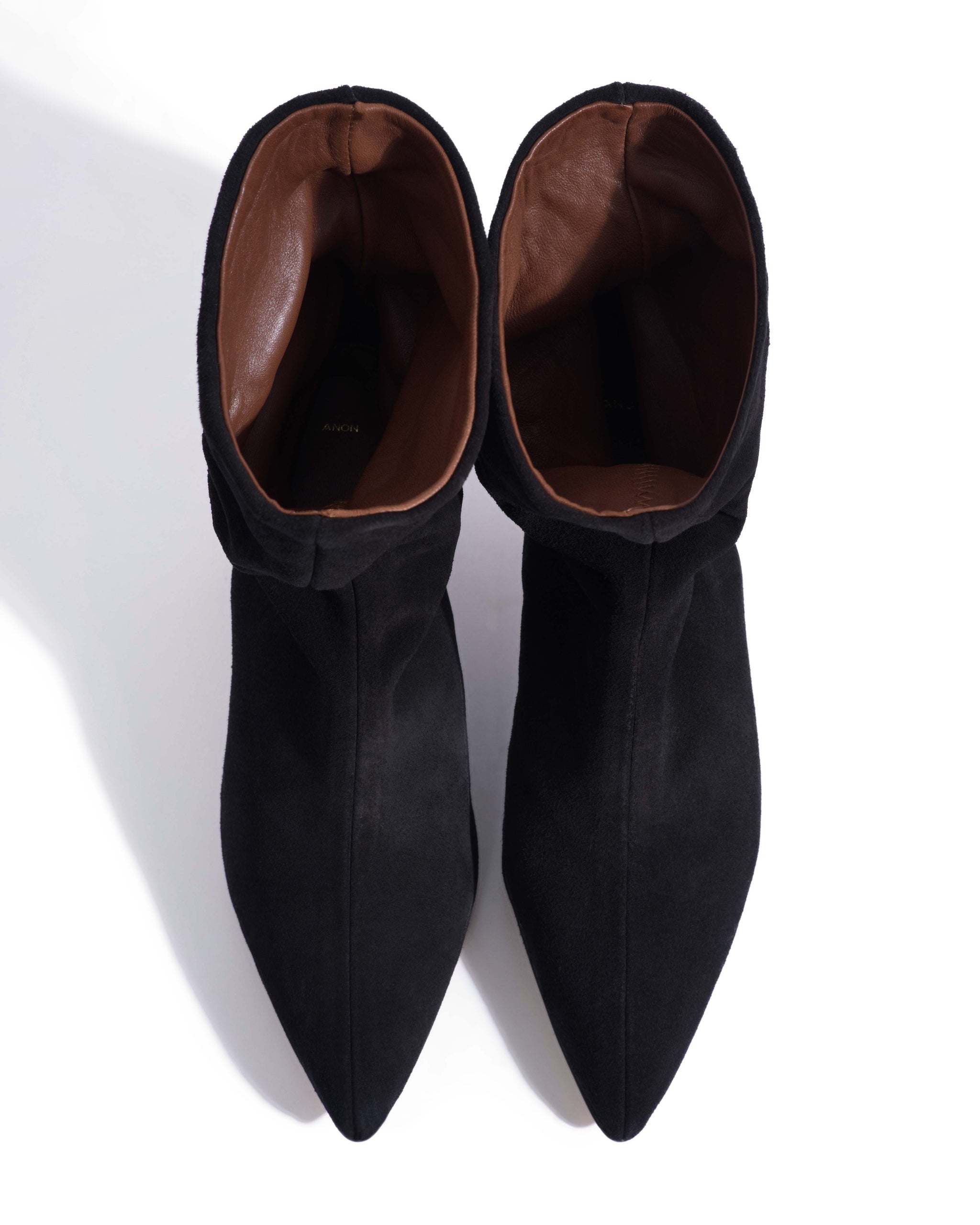 Vully 40 Calf suede Black