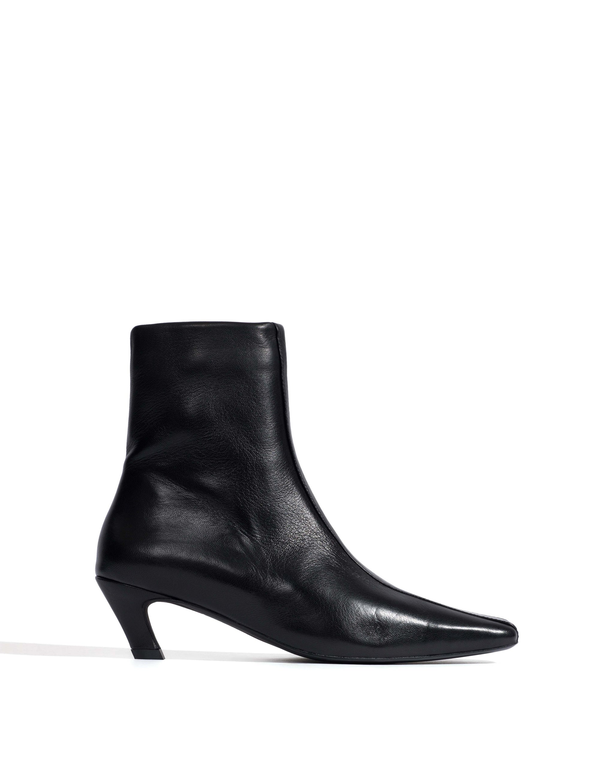 Leyla Shiny lamb Black