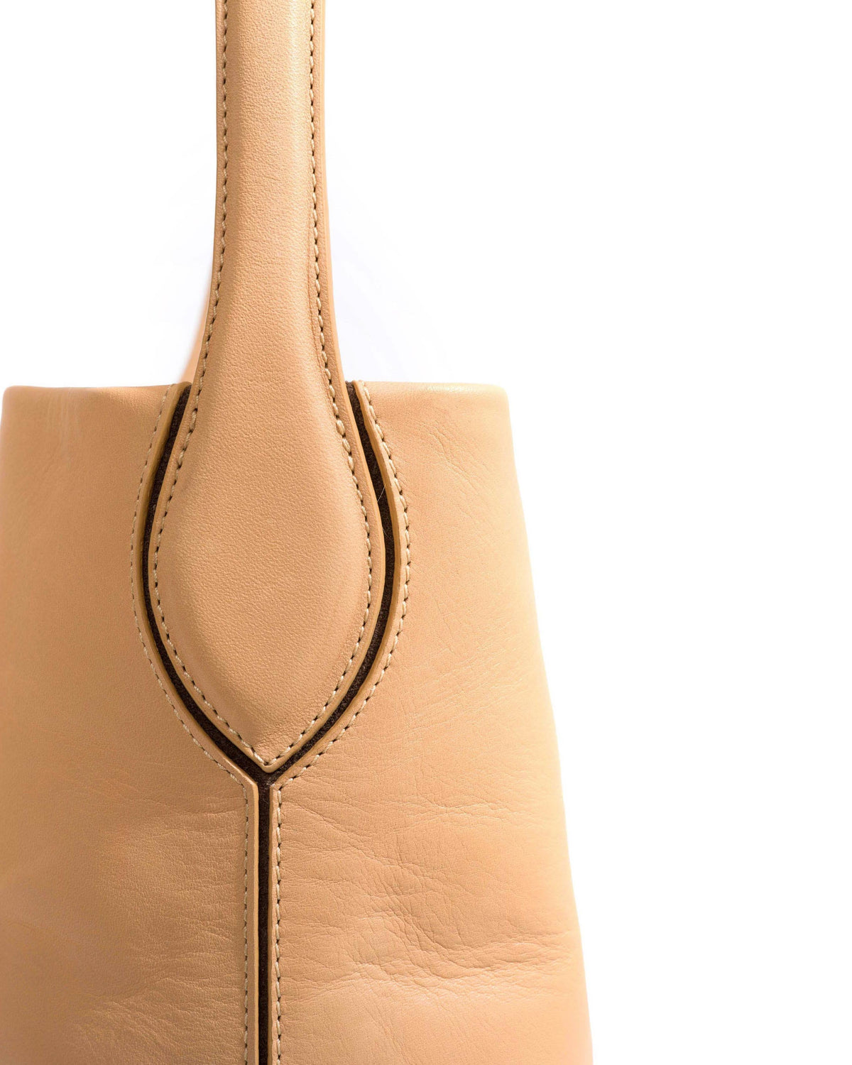 Versa everyday bag Vegetal soft calf Natural tan