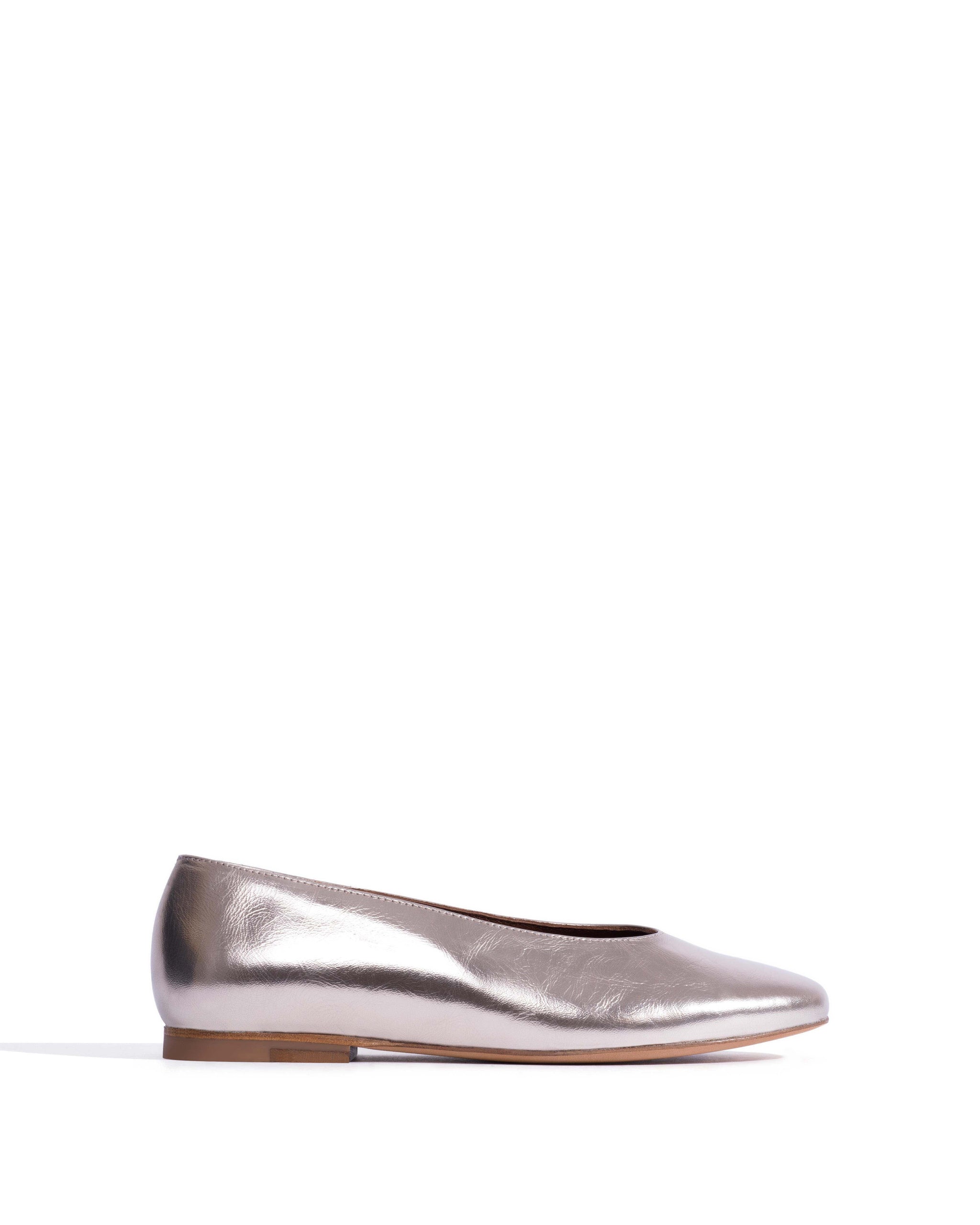 Silja 10 Crinkled metallic lamb Vintage champagne - Anonymous Copenhagen Flat sandals