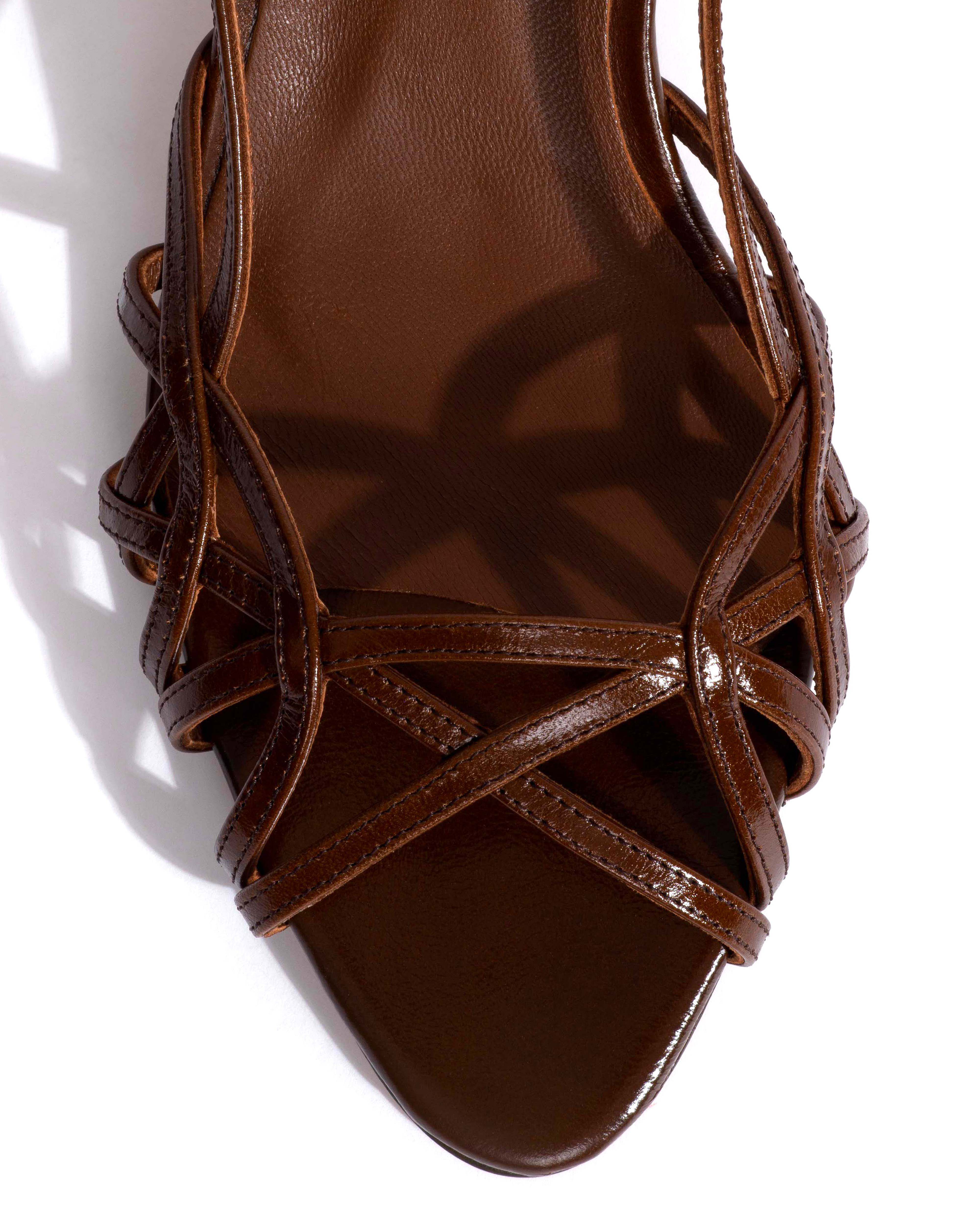 Scarlett 50 kitten Crinkled polished goat Caramel brown