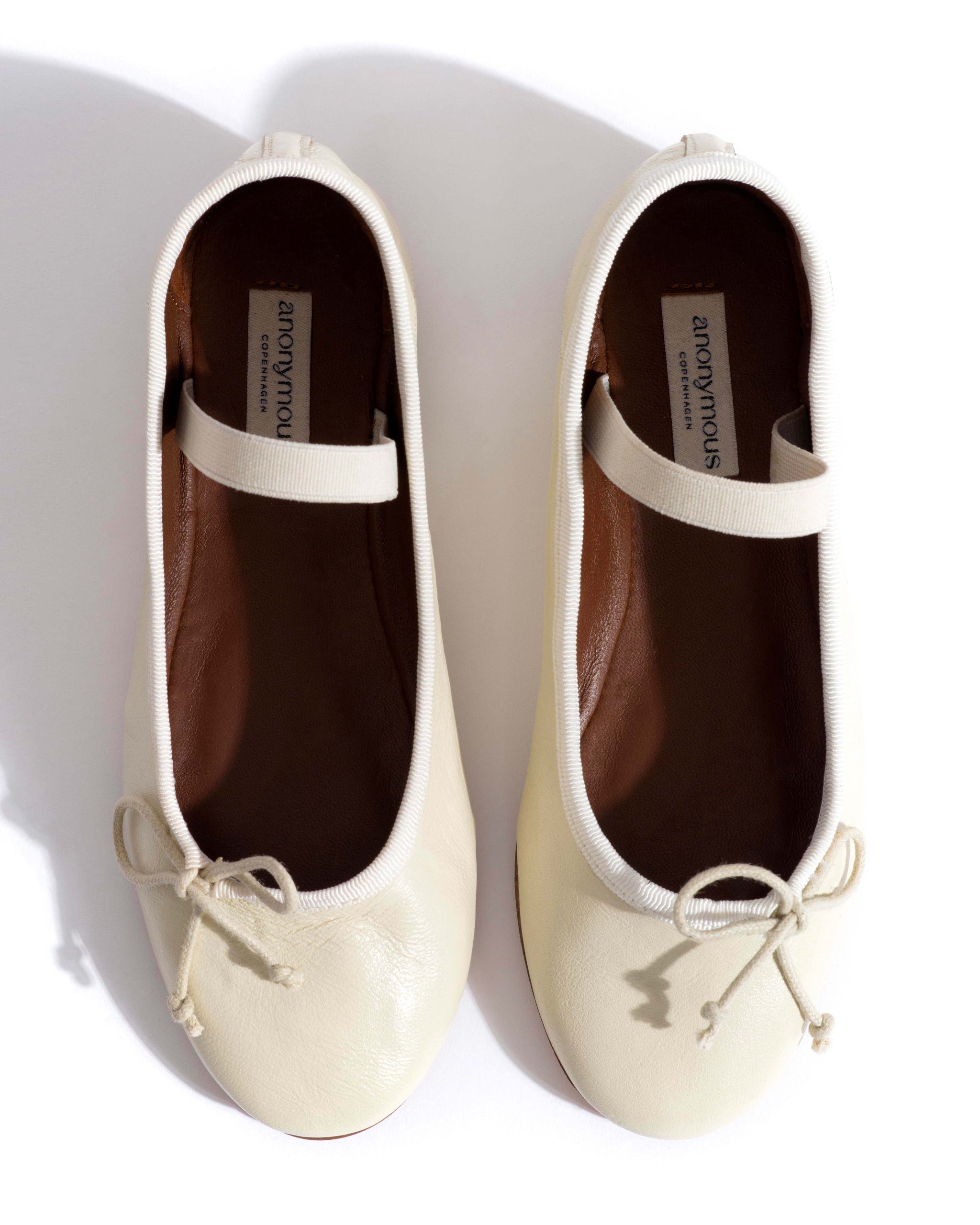 Rhina junior Shiny lamb White sand - Anonymous Copenhagen Flat-loafers & ballerinas & pumps