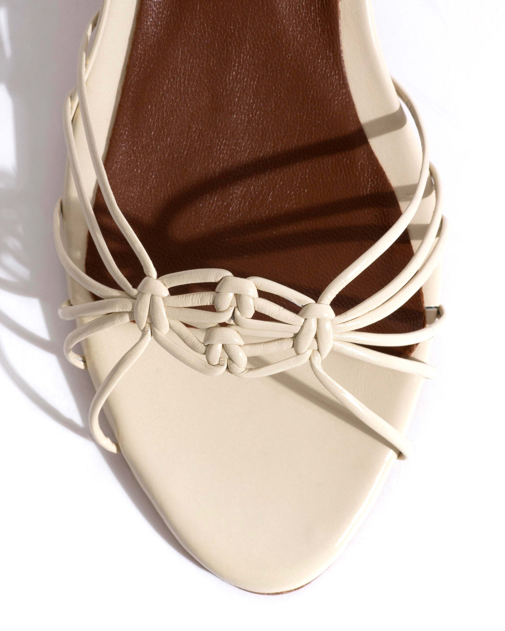 Savannah 40 hand-braided Crinkled polished goat White sand -