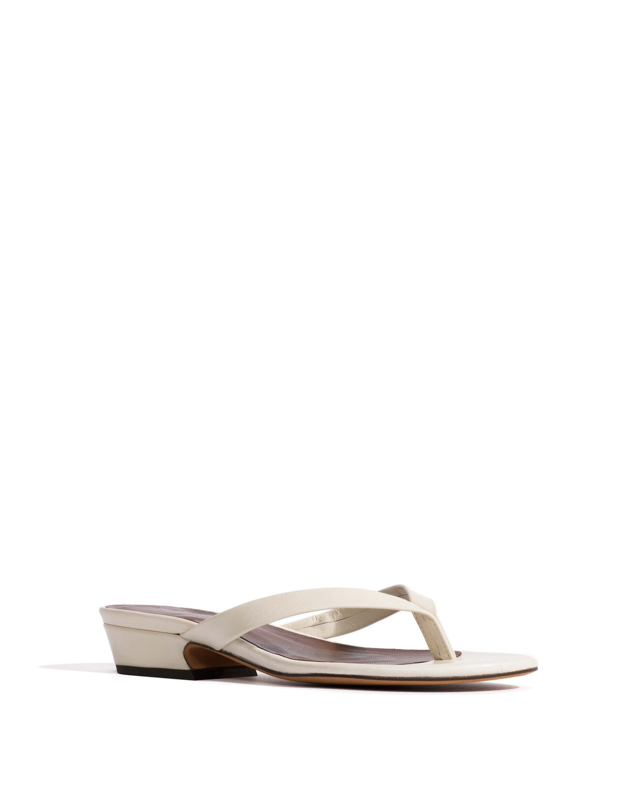 Chung 25 Crinkled polished goat White sand