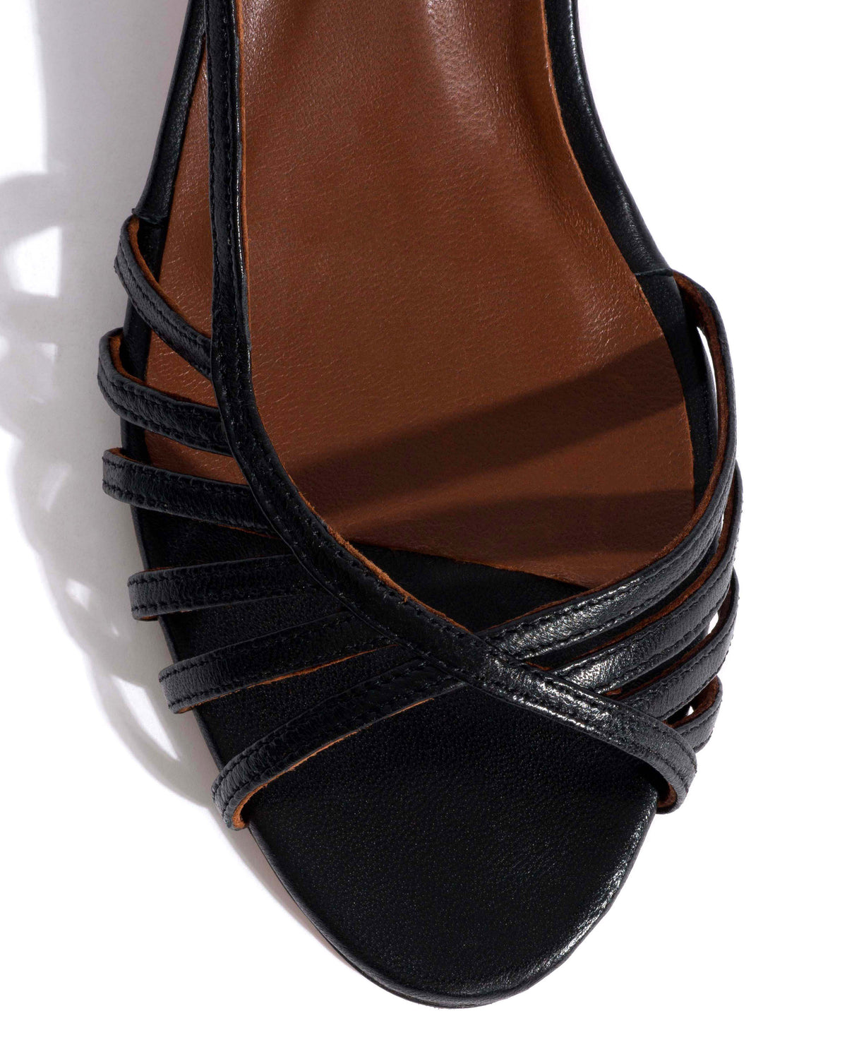 Carlota 40 Shiny lamb Black