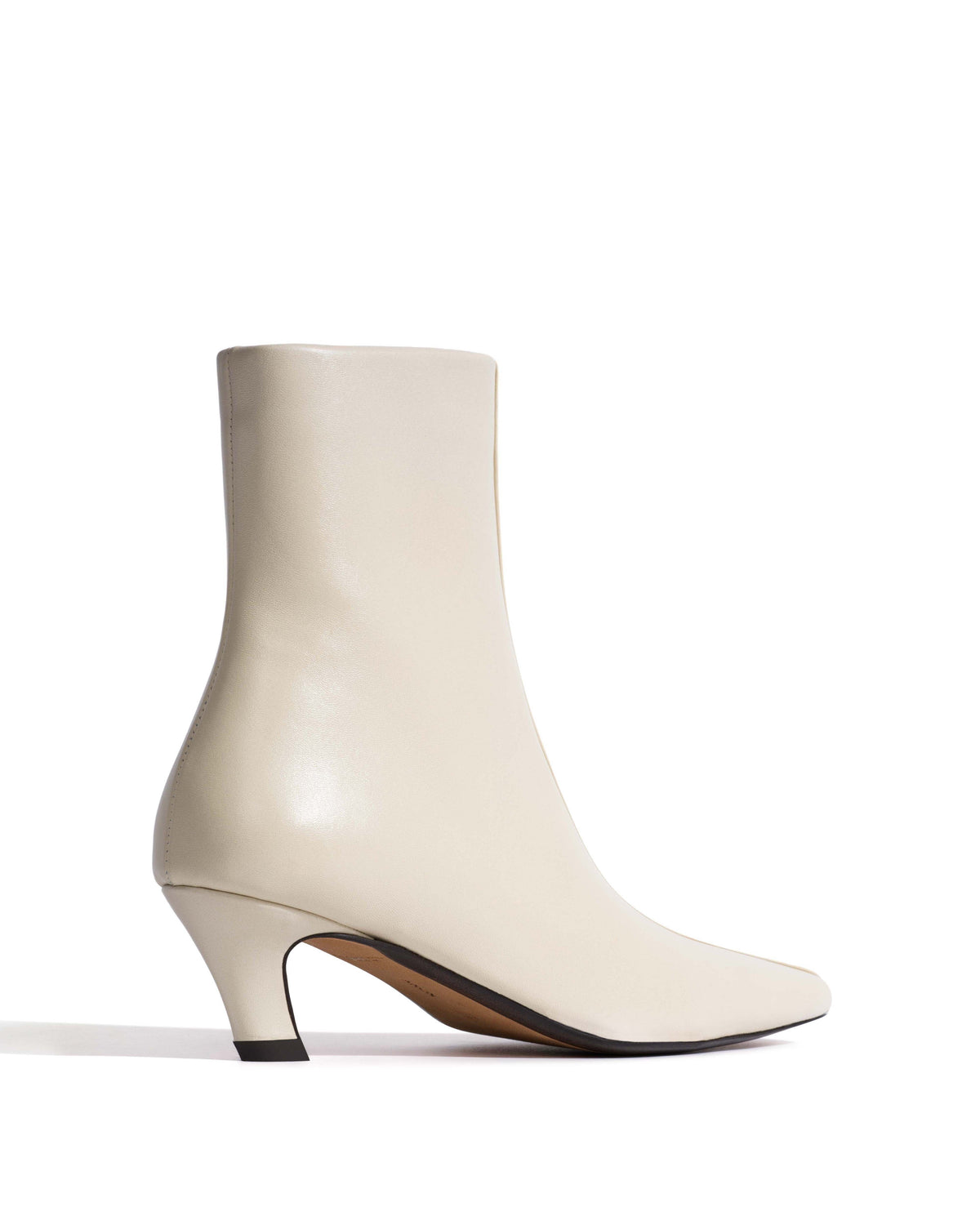 Leyla Shiny lamb White sand