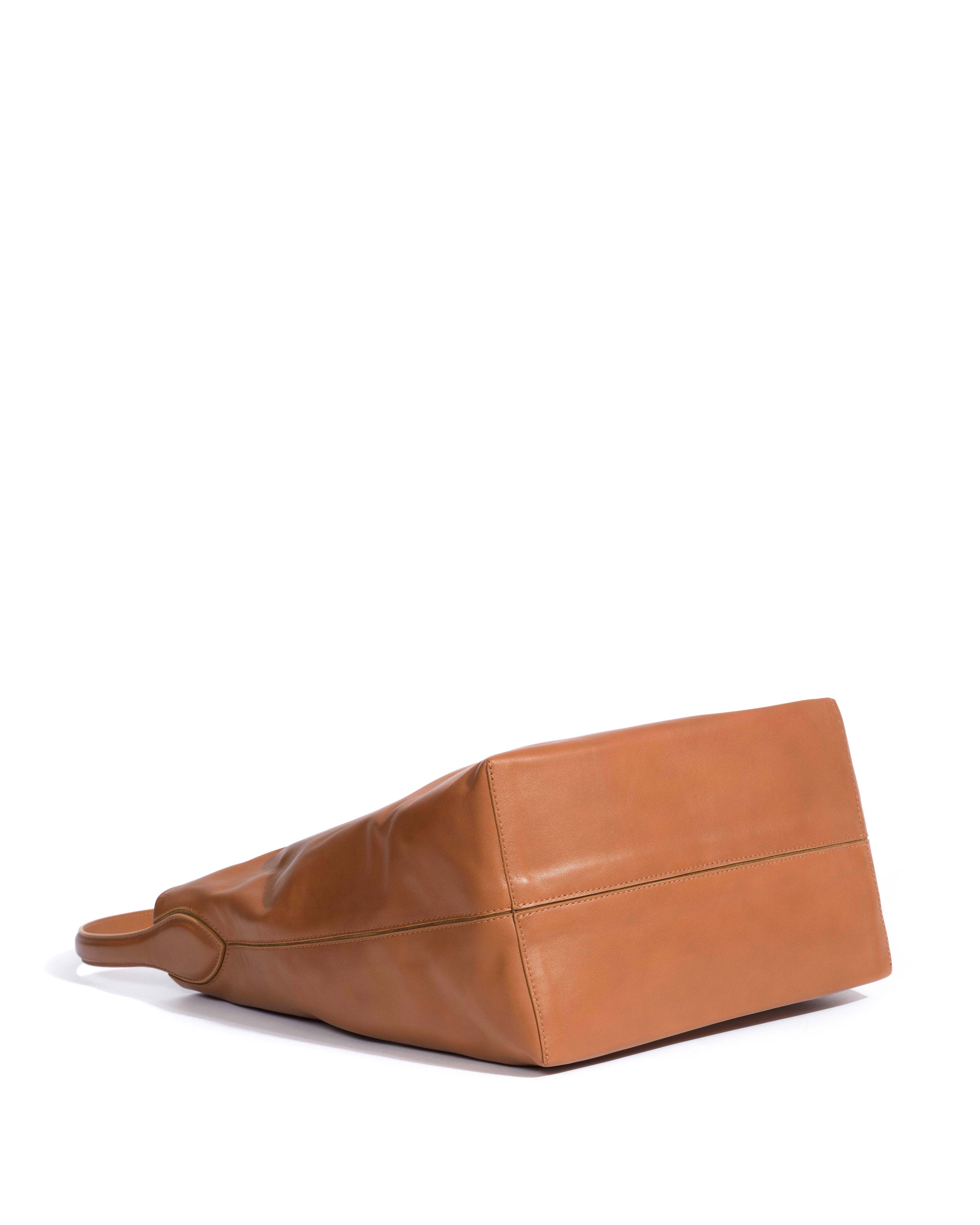 Versa slouchy everyday bag Soft calf Camel