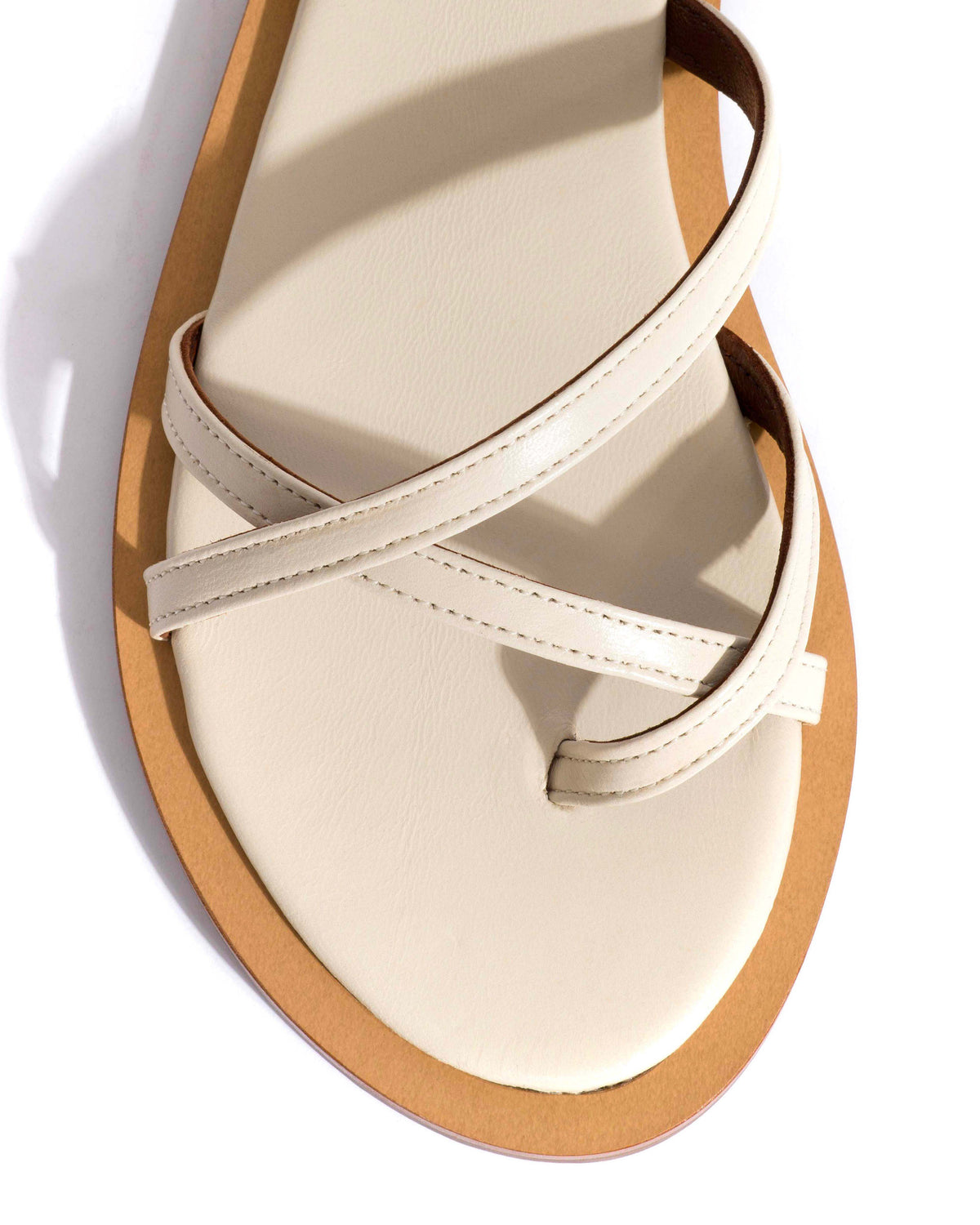 Isah 10 Shiny lamb White sand
