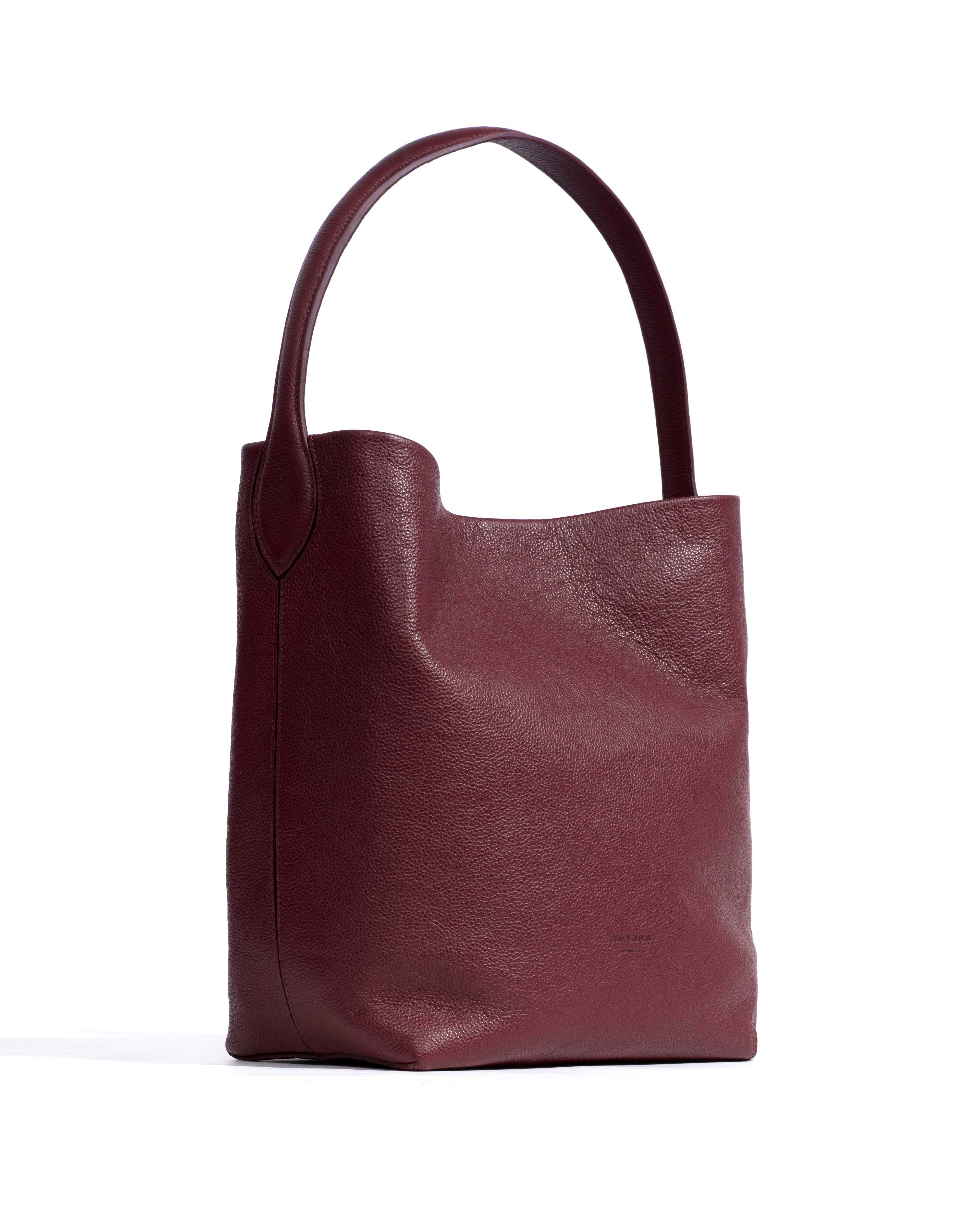 Versa everyday bag Pebbled soft calf Pomegranate