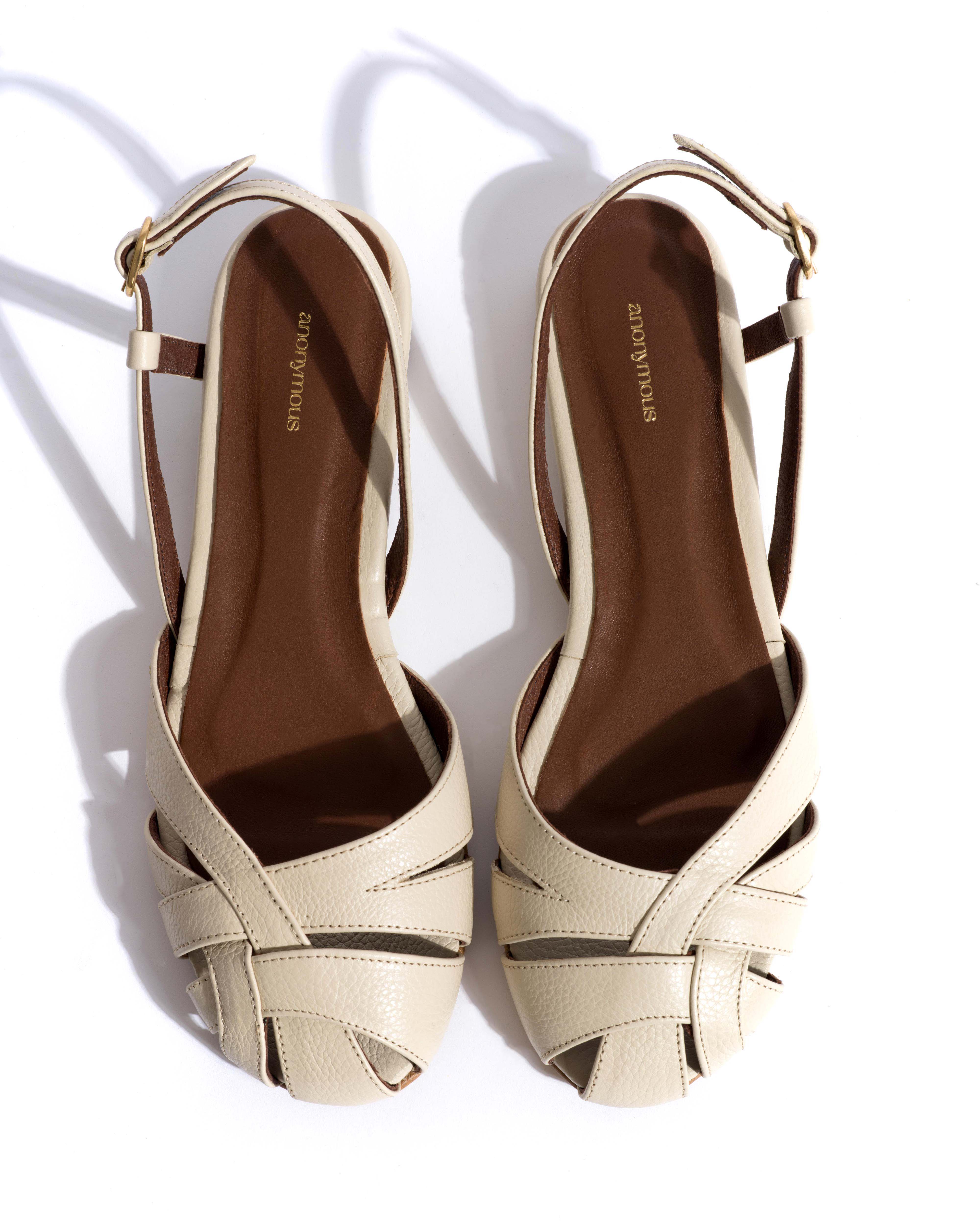 Banie 20 Pebbled soft calf White sand