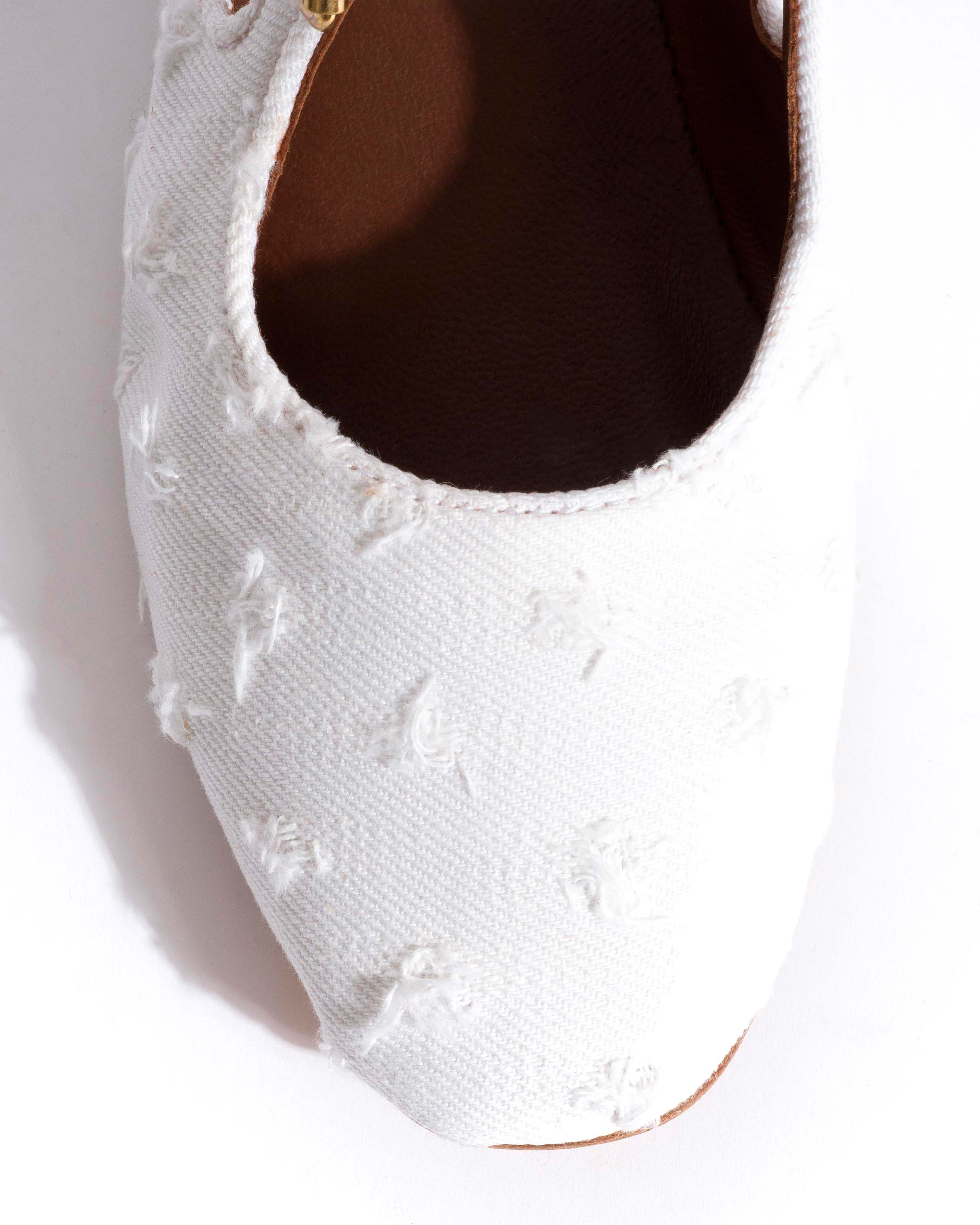 Praise Denim Distressed washed white