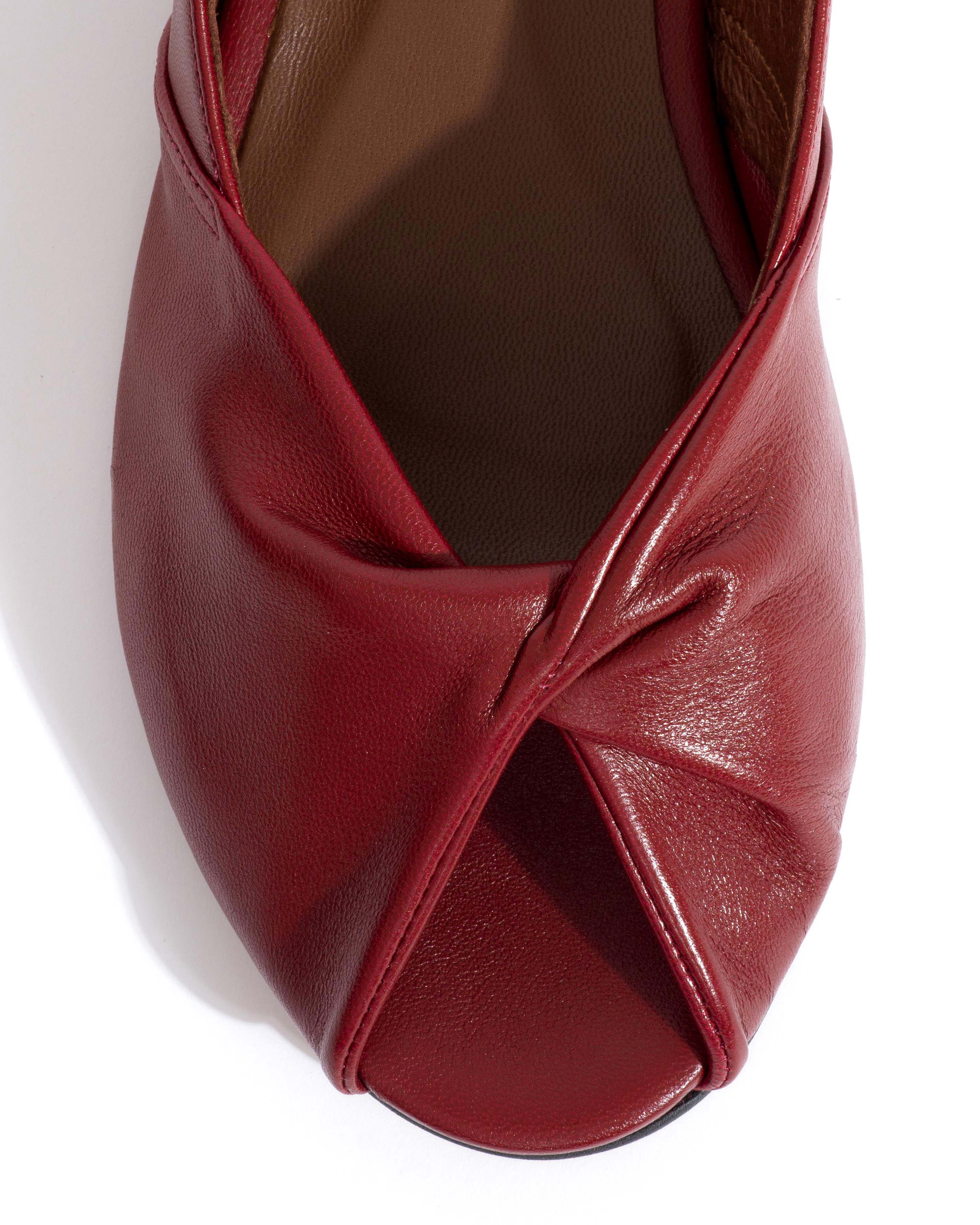 Magda 20 Silky lamb Pomegranate