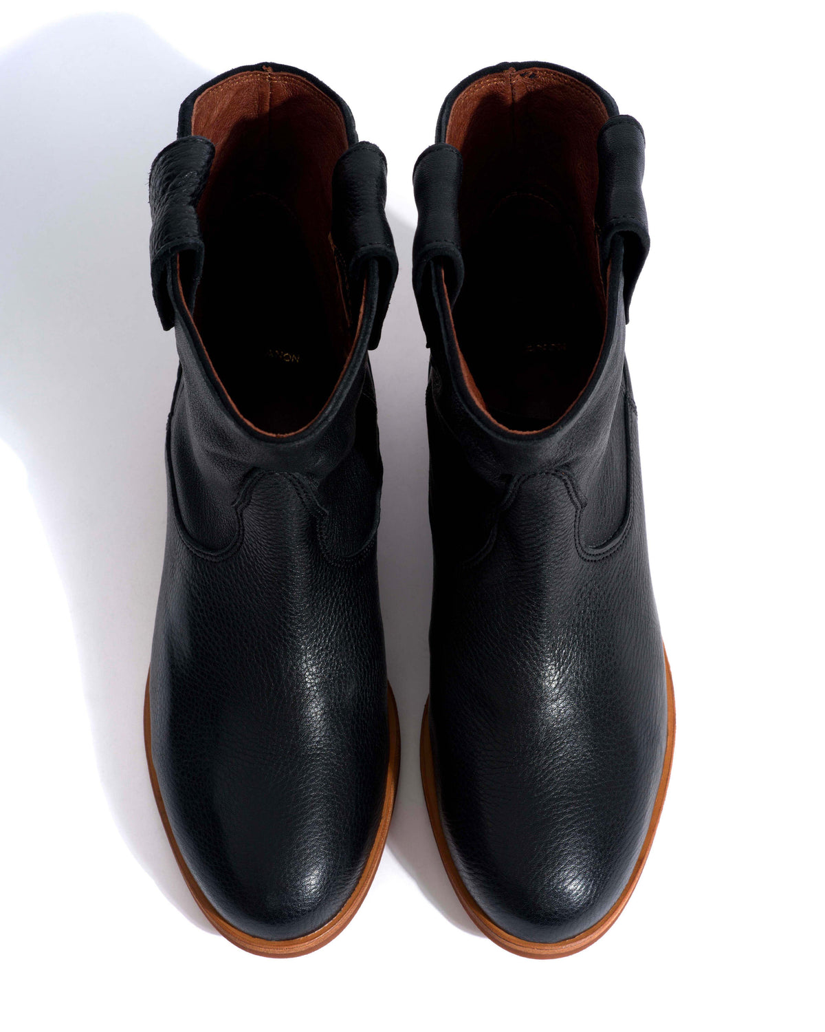 Monja Natural grain soft calf Black