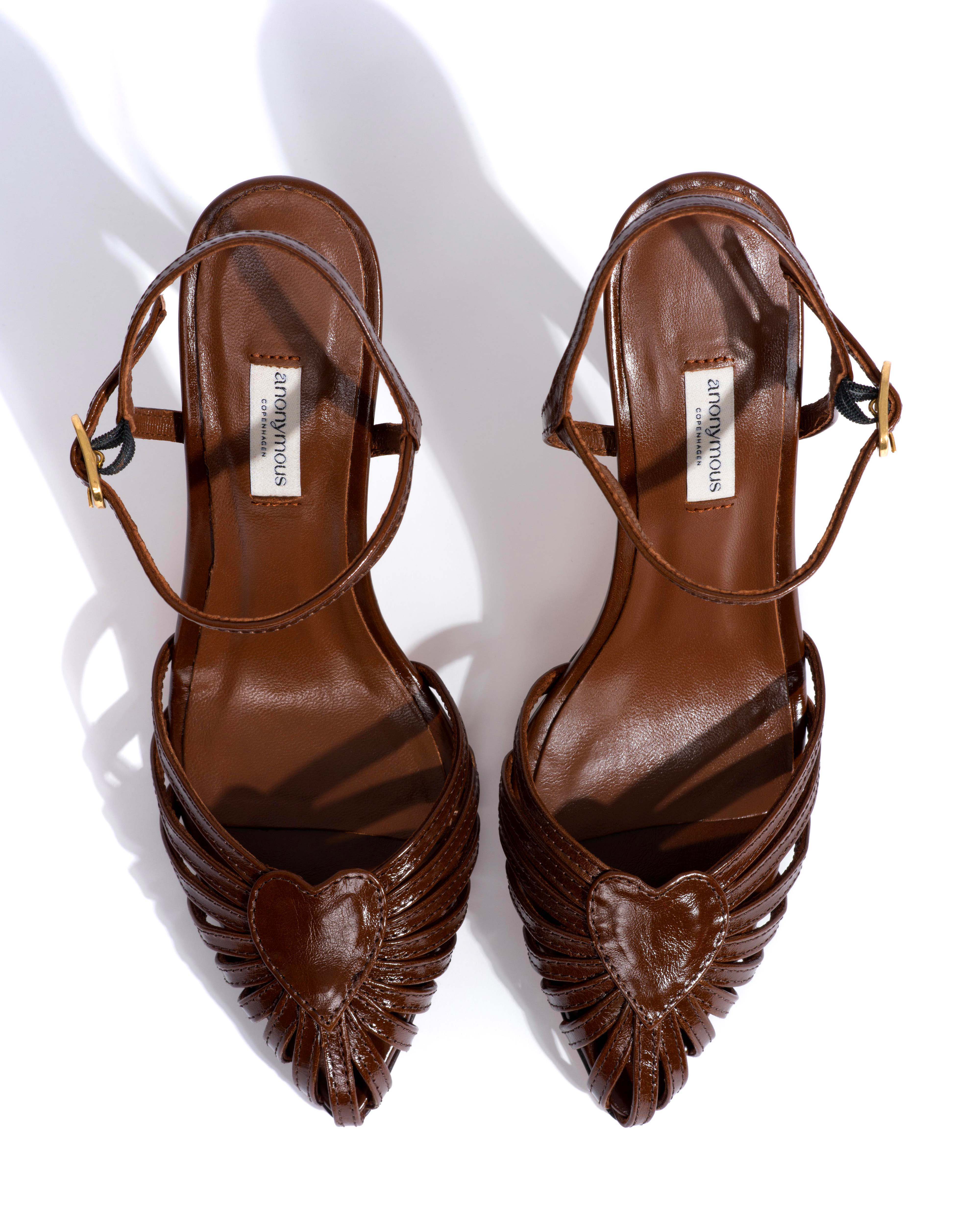 Keesha 100 Crinkled polished goat Caramel brown