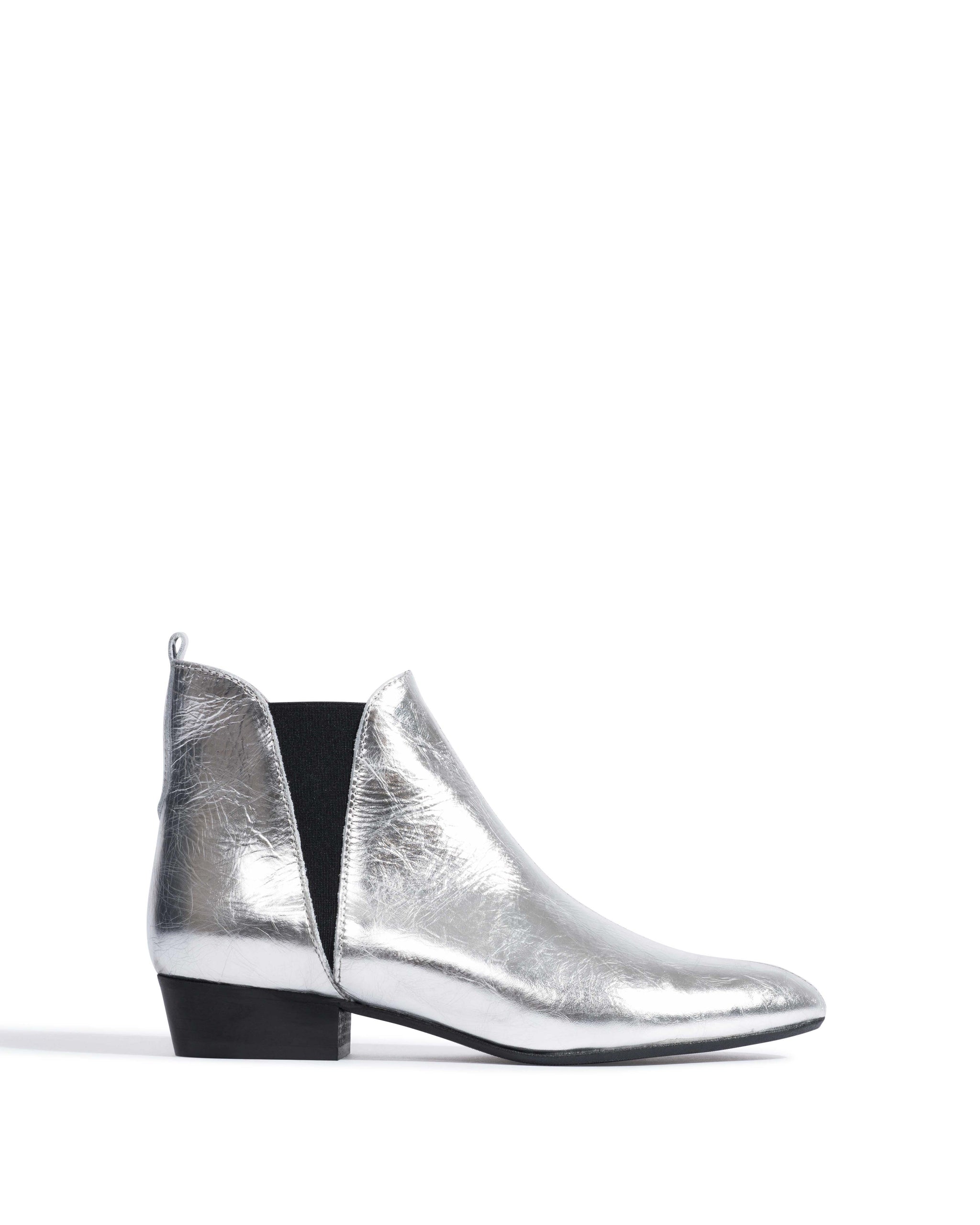 Rita Crinkled metallic lamb Silver