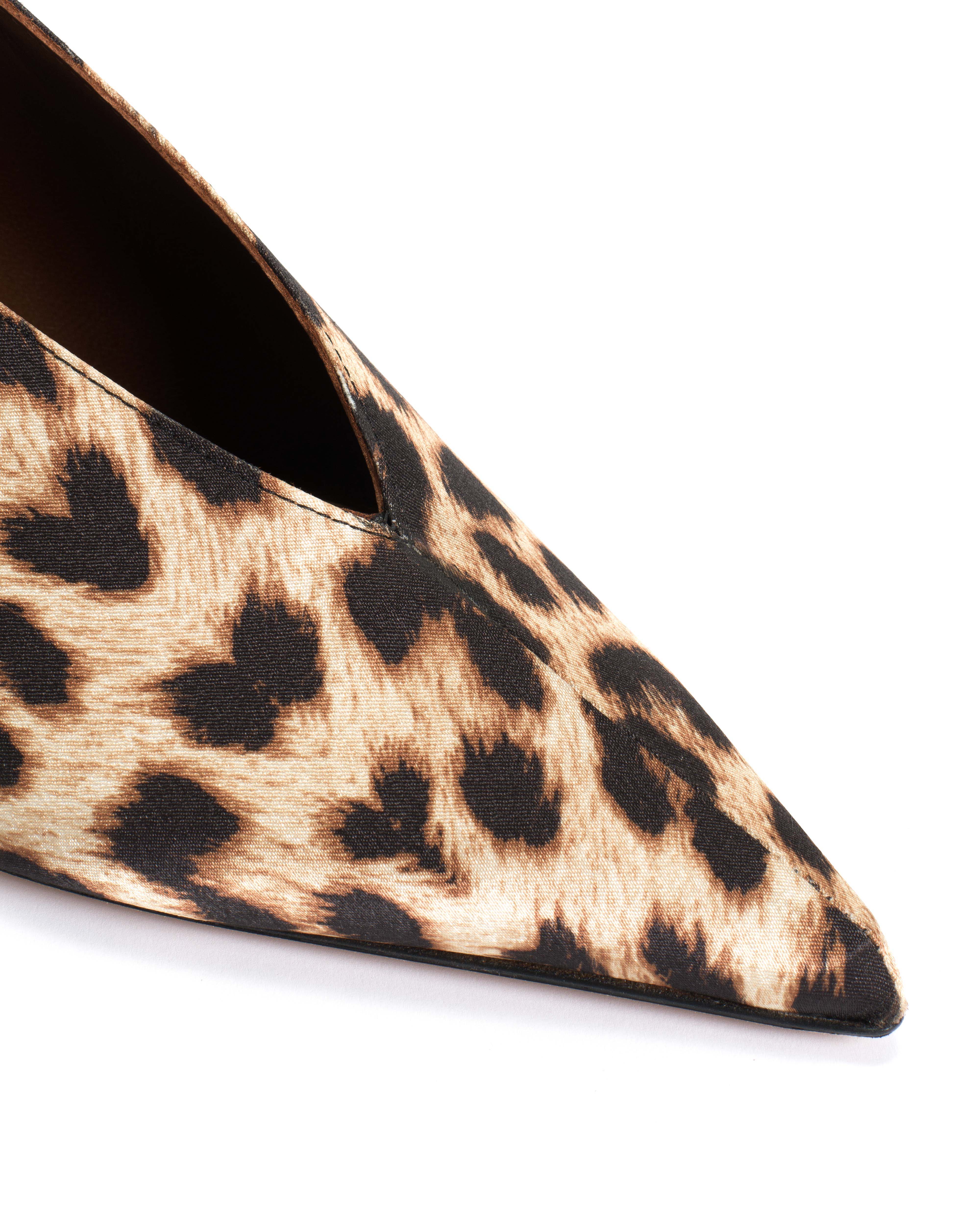 Phia 55 pin Satin print Leopard