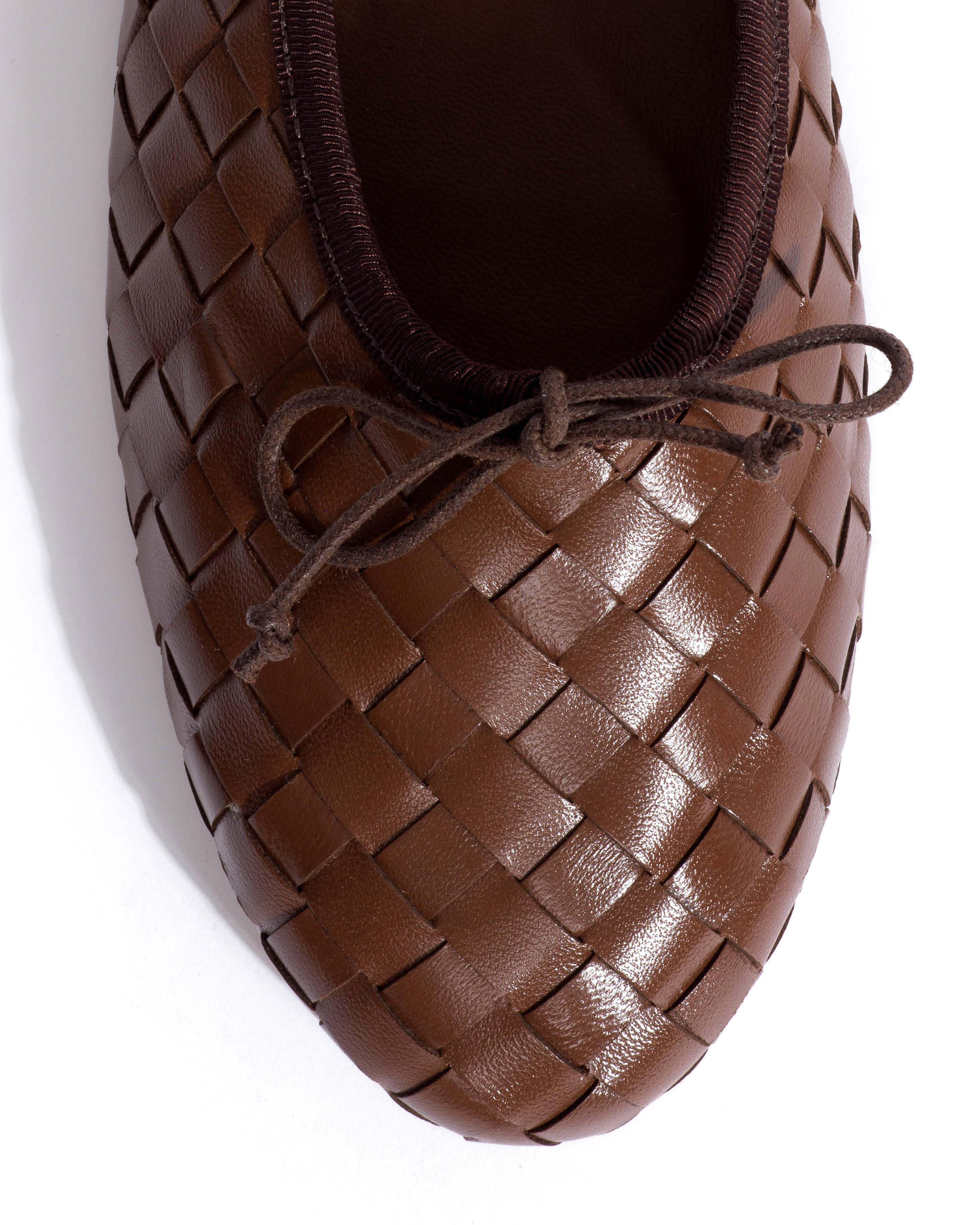 Sacha interlace Shiny lamb Chocolate