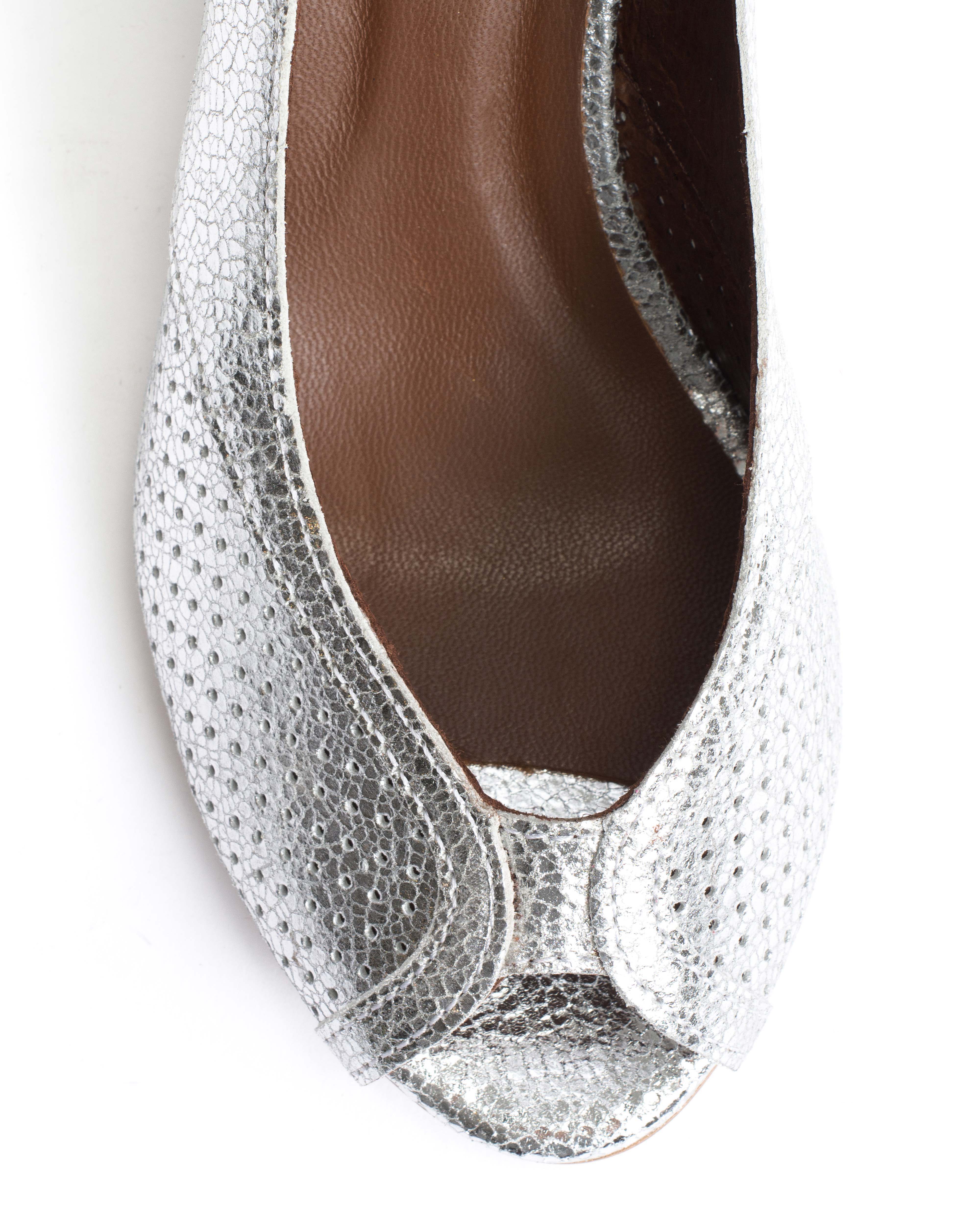 Tiffany triangle Crackled metallic goat Silver