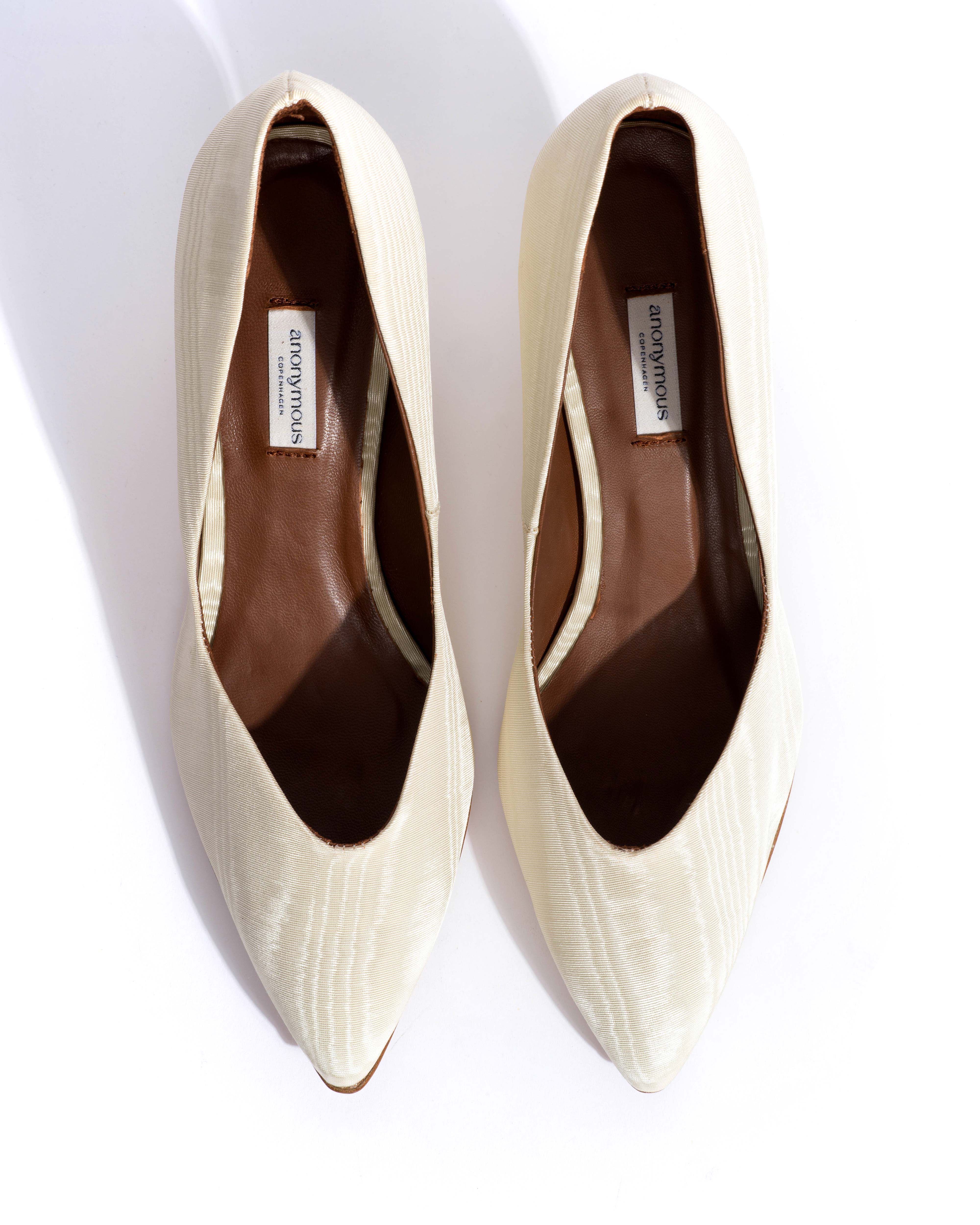 Trini 55 Glossy moire Ivory