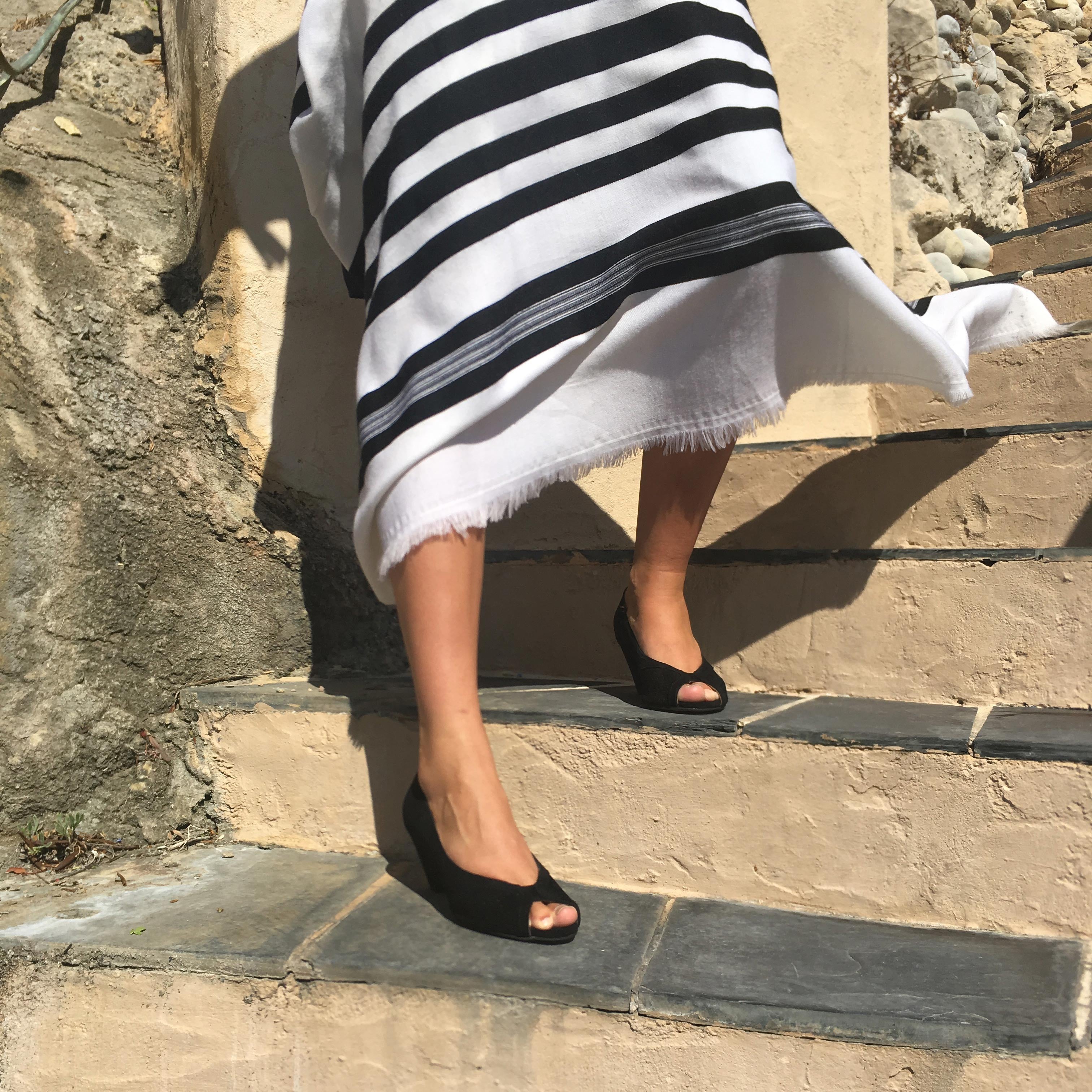 Tiffany triangle Calf suede Black