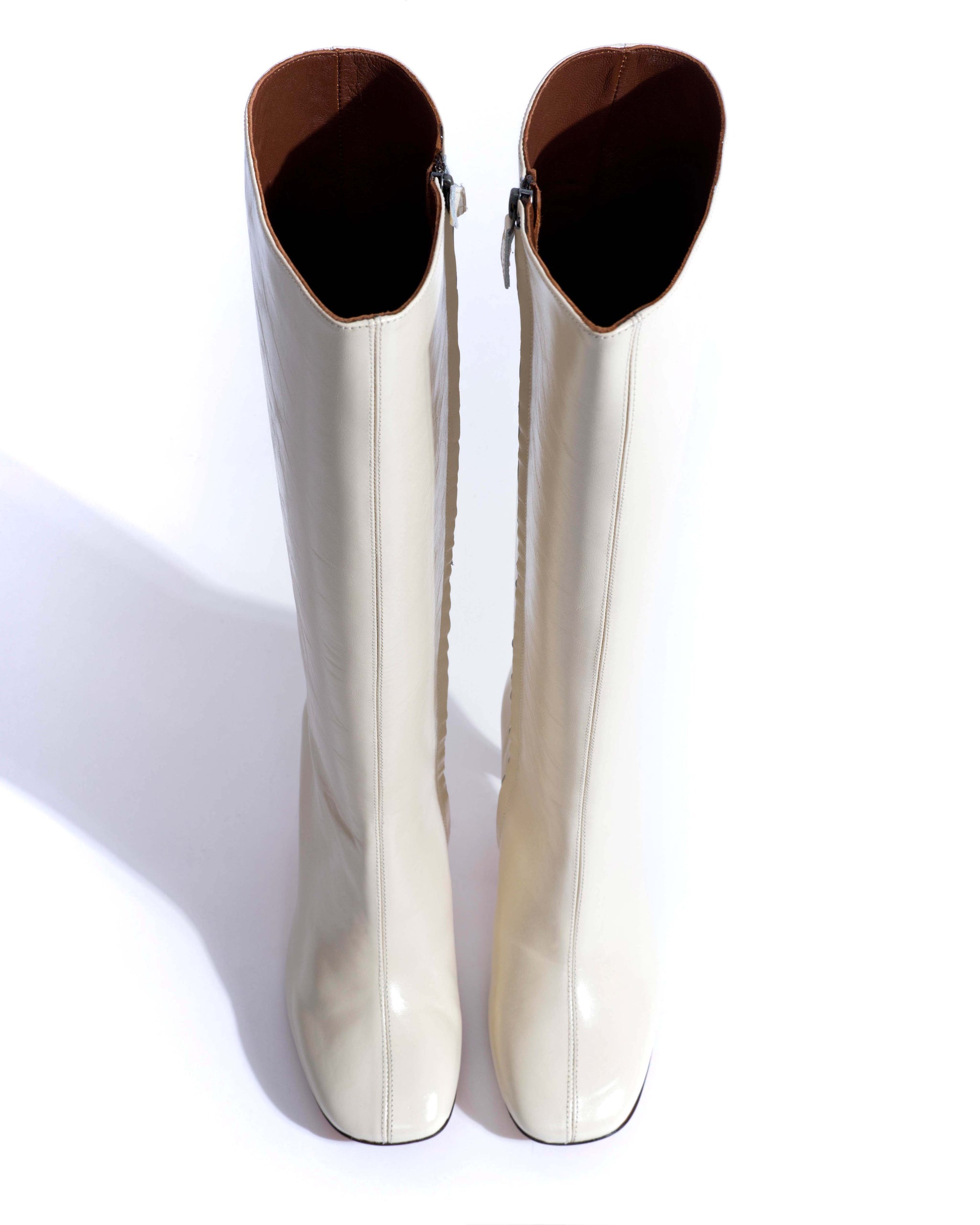 Kali 80 Crinkled polished goat White sand - Anonymous Copenhagen High shaft boots