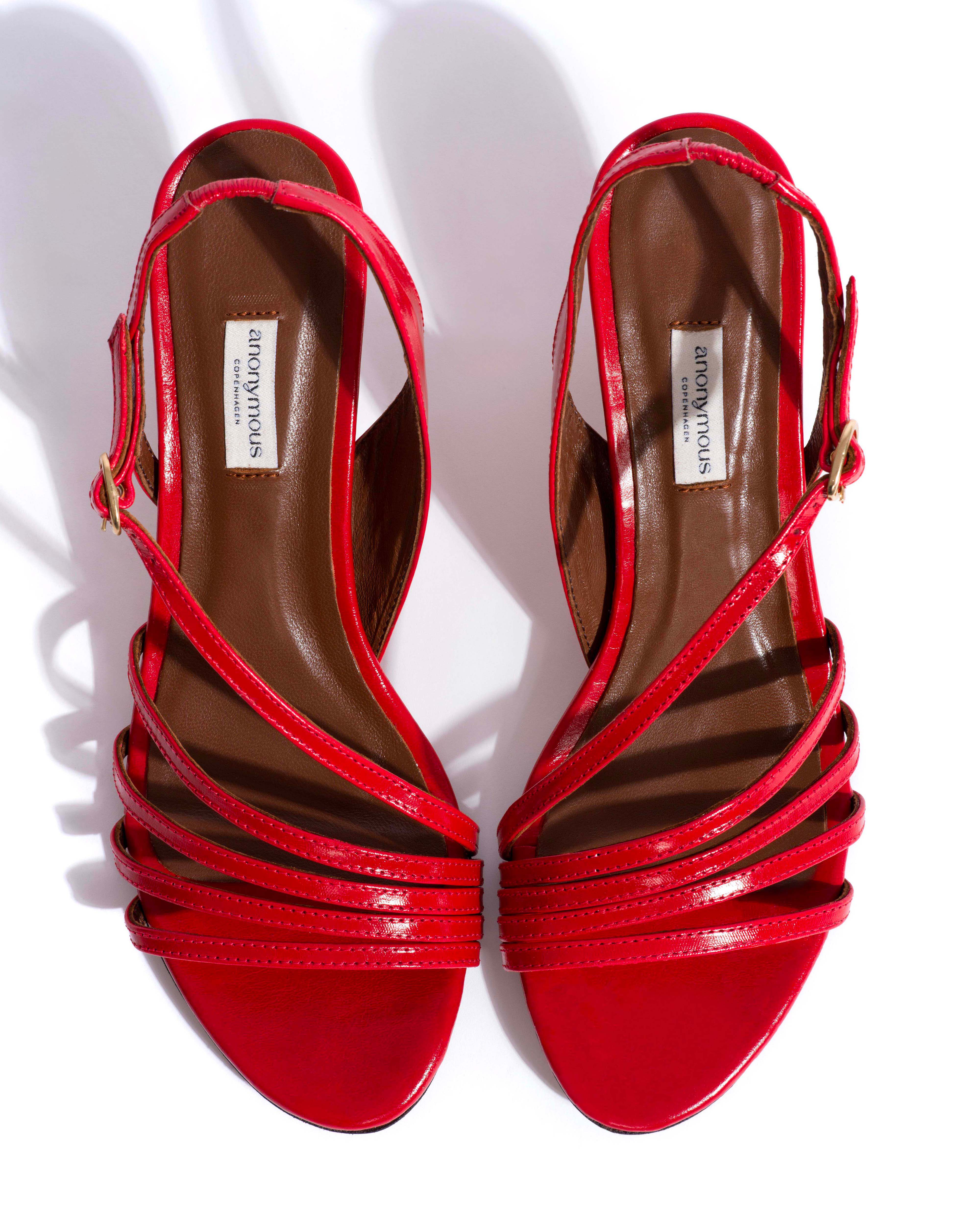 Naia 55 Crinkled polished goat Scarlet